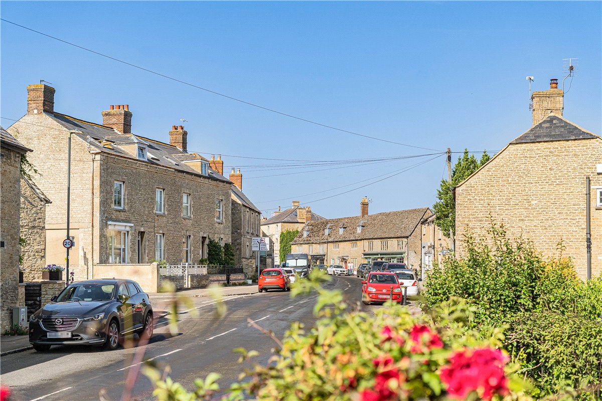 4 bedroom Cottage, Bridge Street, Bampton, OX18 - Available, Image 24