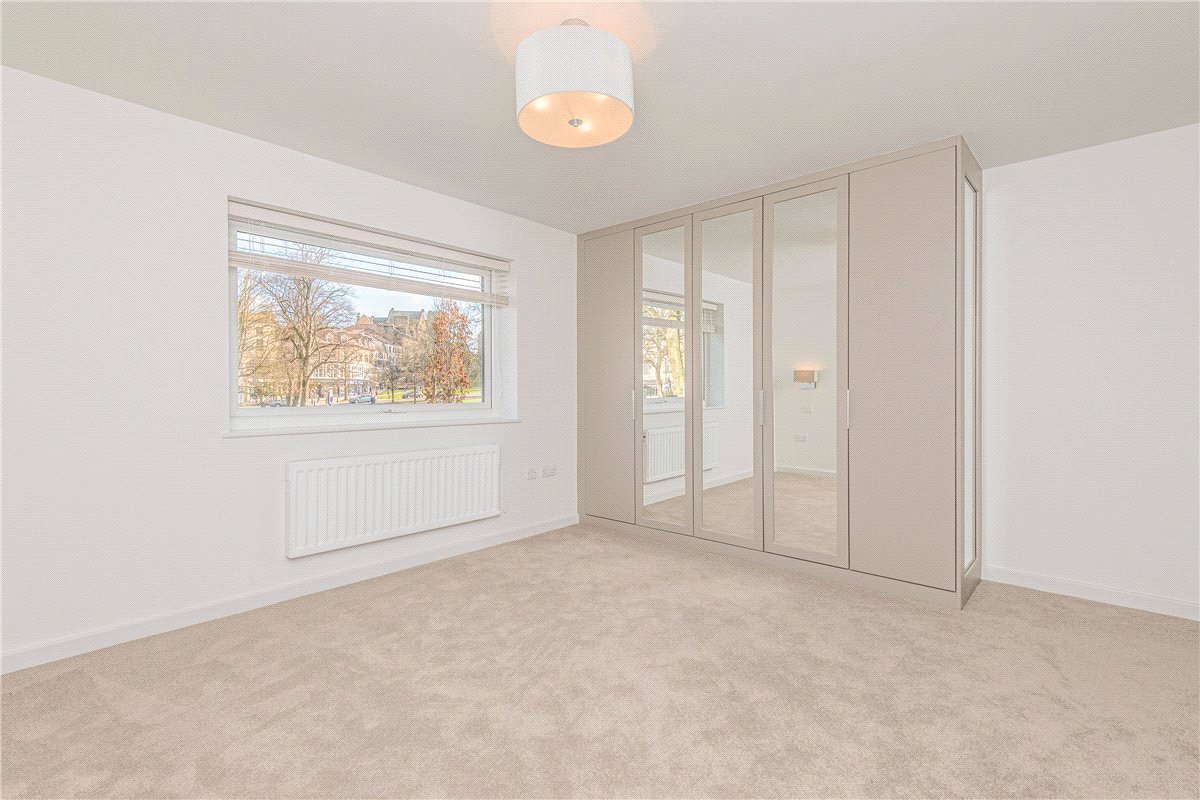 3 bedroom Flat, Esplanade Court, 2 St. Marys Walk, HG2 - Available, Image 8