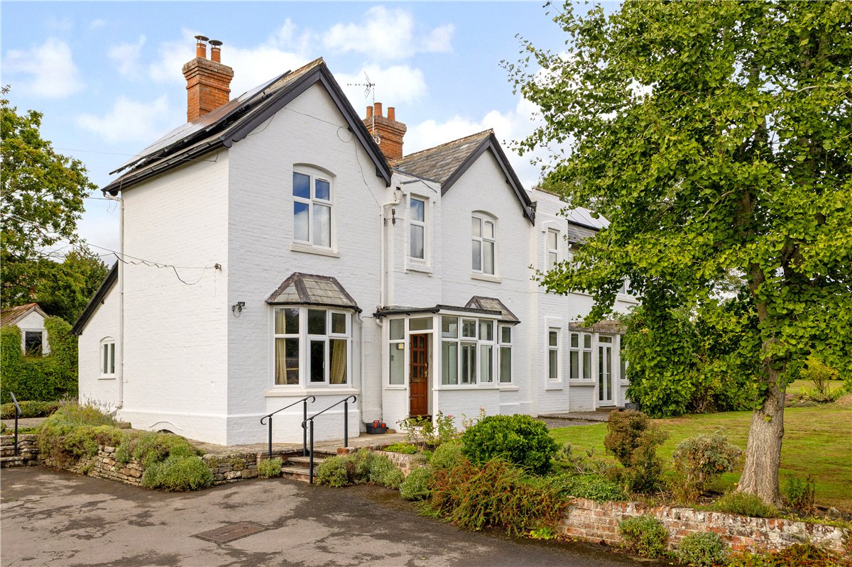 4 bedroom House, Oak Lane, Easterton, SN10 - Available
