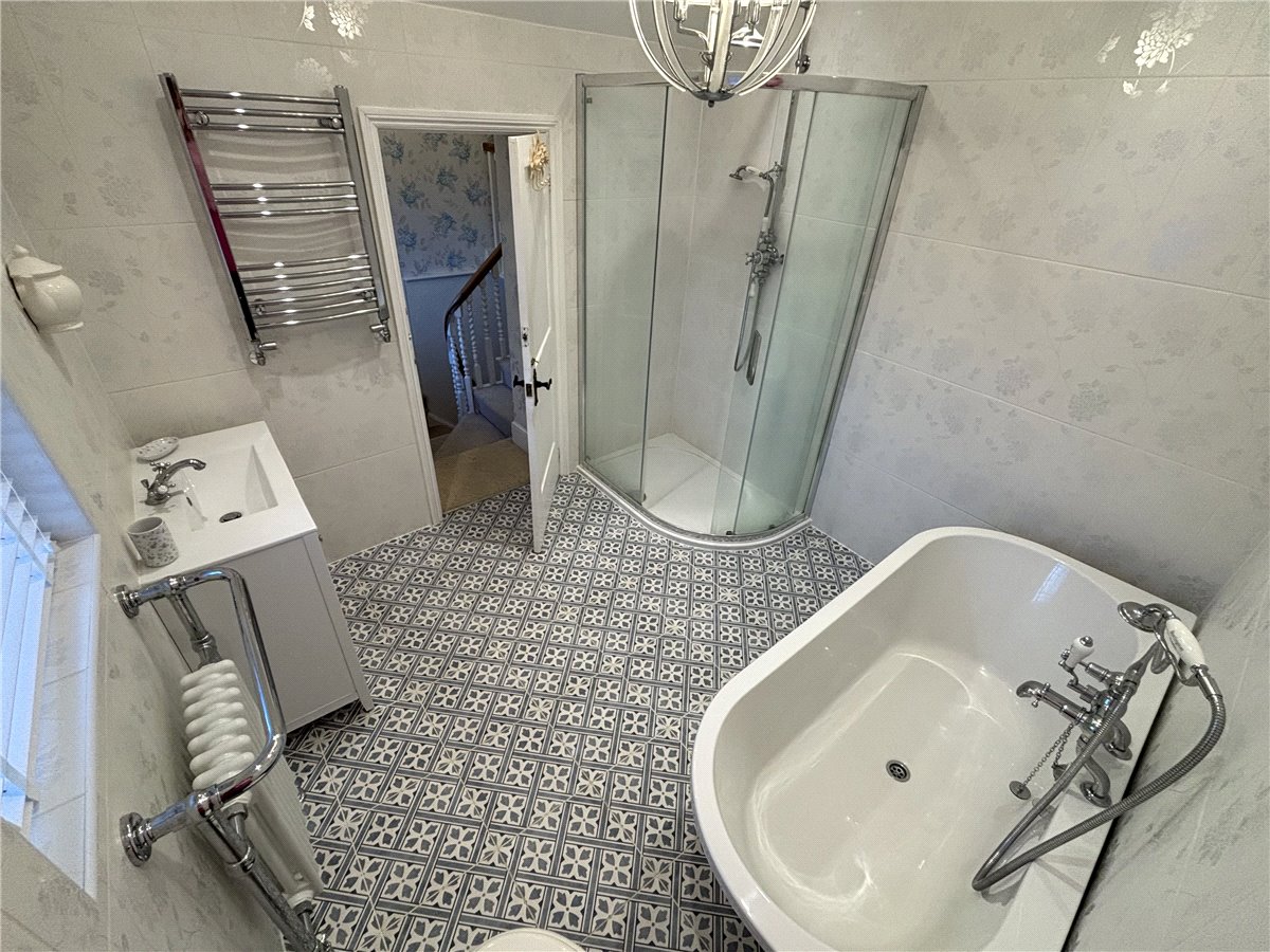 5 bedroom House, Eastcliff Road, Shanklin, PO37 - Available, Image 13