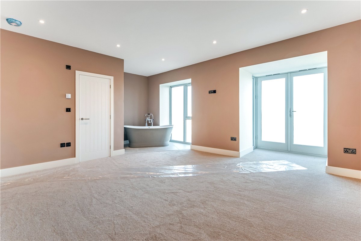 3 bedroom Flat, Farne House, 12 Crewe Street, NE68 - Available, Image 6