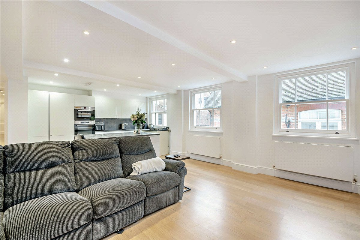 2 bedroom Flat, Northbrook Street, Newbury, RG14 - Available, Image 5