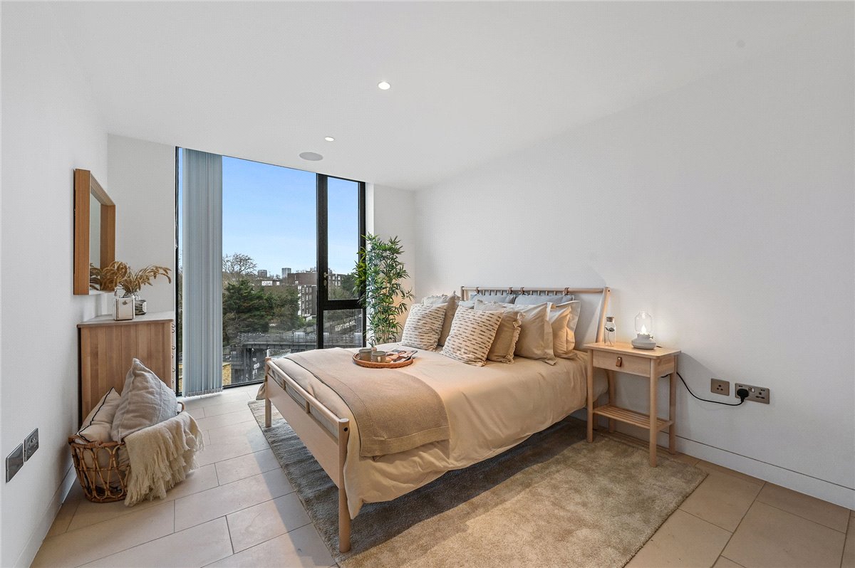 3 bedroom Flat, Oval Road, London, NW1 - Available, Image 2