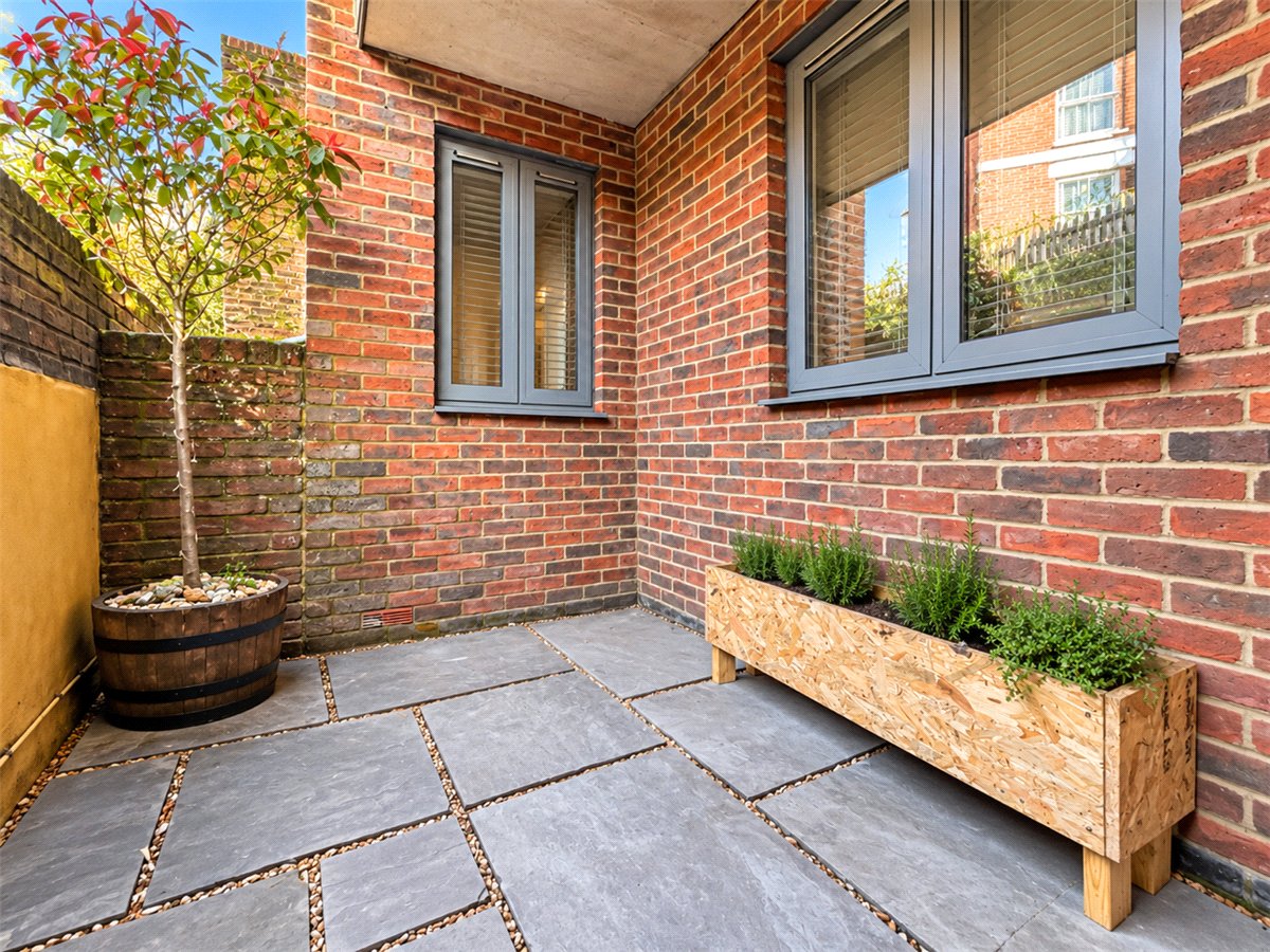 2 bedroom Flat, Highcliffe Road, Winchester, SO23 - Available, Image 9