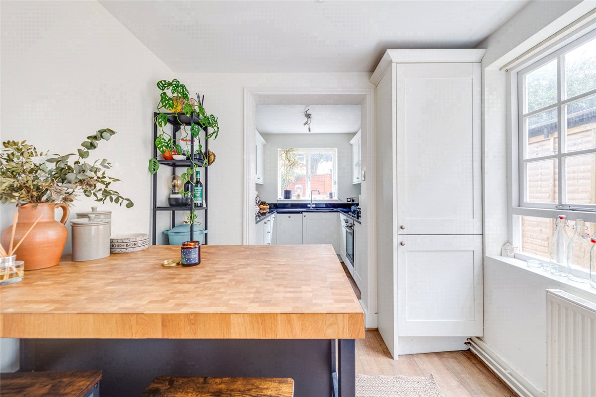 2 bedroom Cottage, Thorne Street, London, SW13 - , Image 2