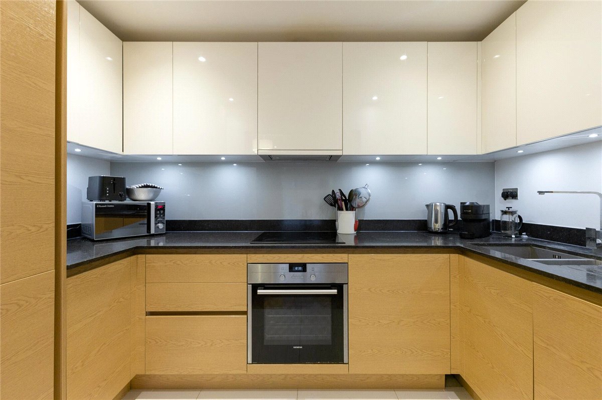 2 bedroom Flat, Keynes House, Kingsley Walk, CB5 - Available, Image 5