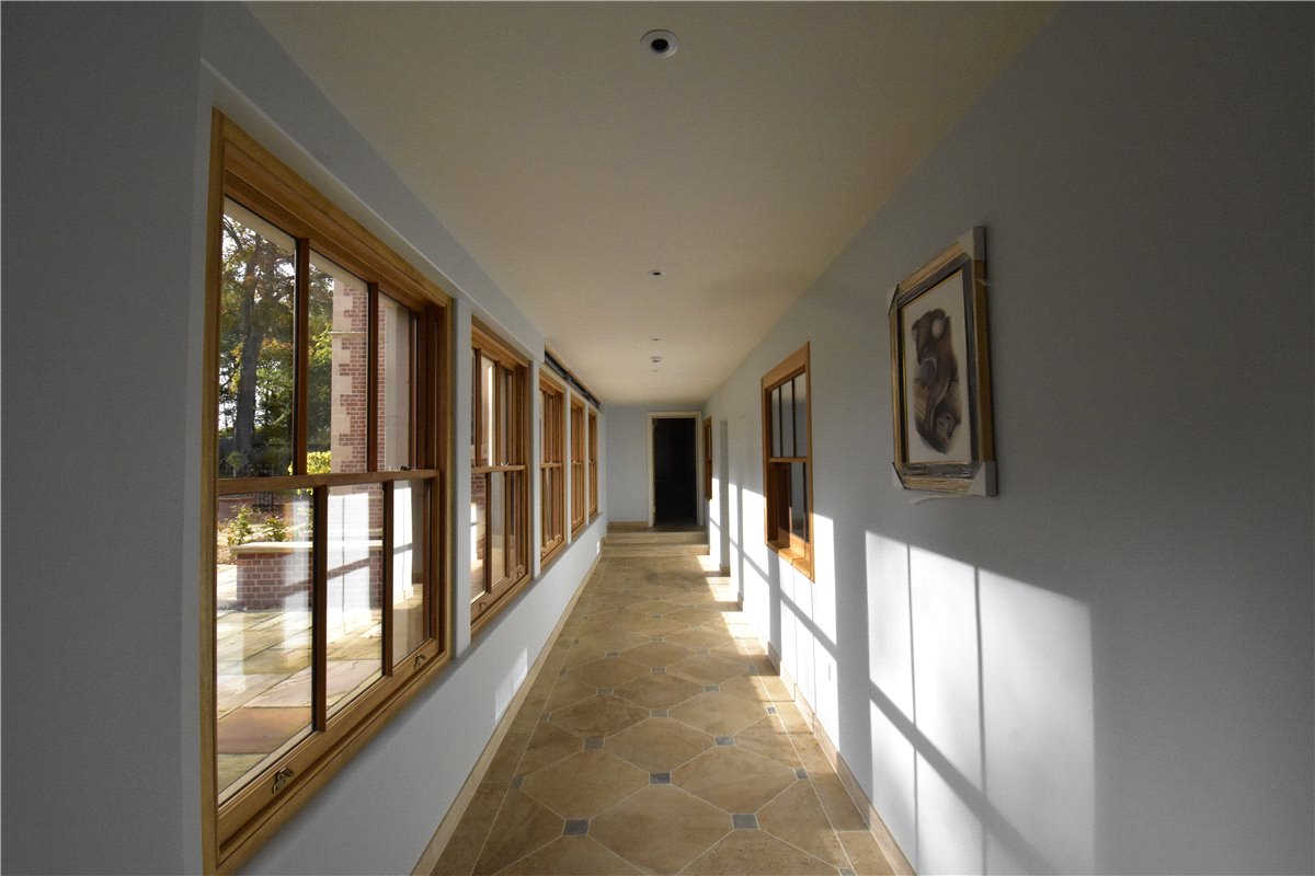 6 bedroom House, Newmarket Road, Kirtling, CB8 - , Image 11