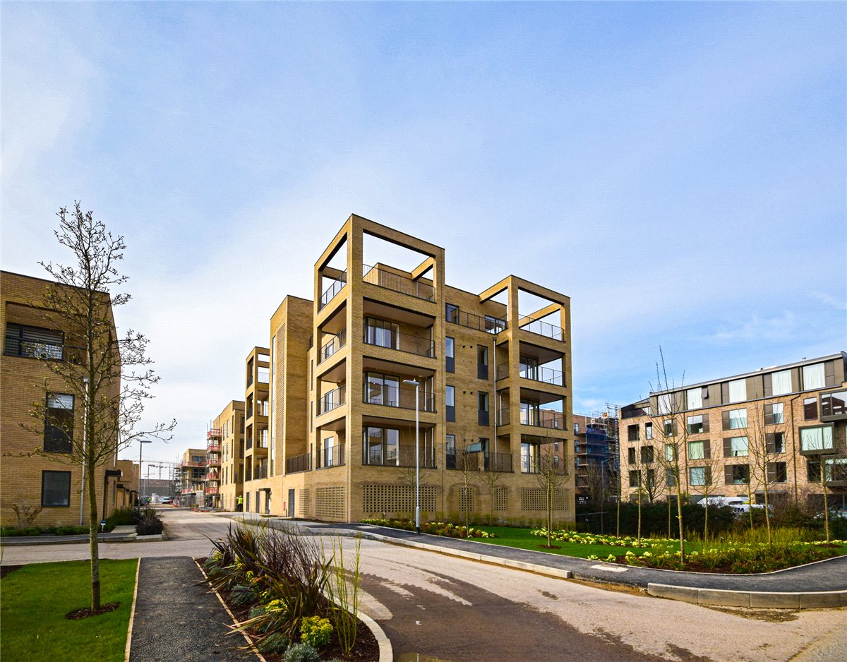 2 bedroom Flat, Forbes Close, Trumpington, CB2 - 