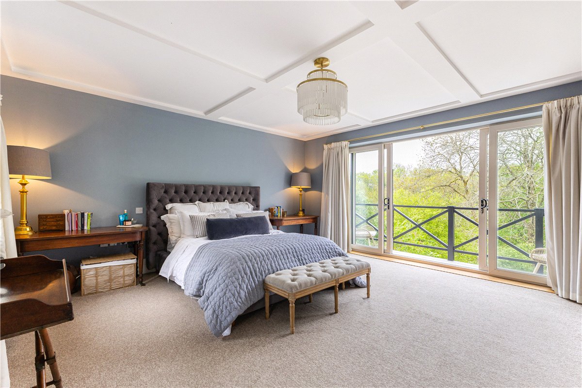 5 bedroom House, The Fairway, Devizes, SN10 - Available, Image 17