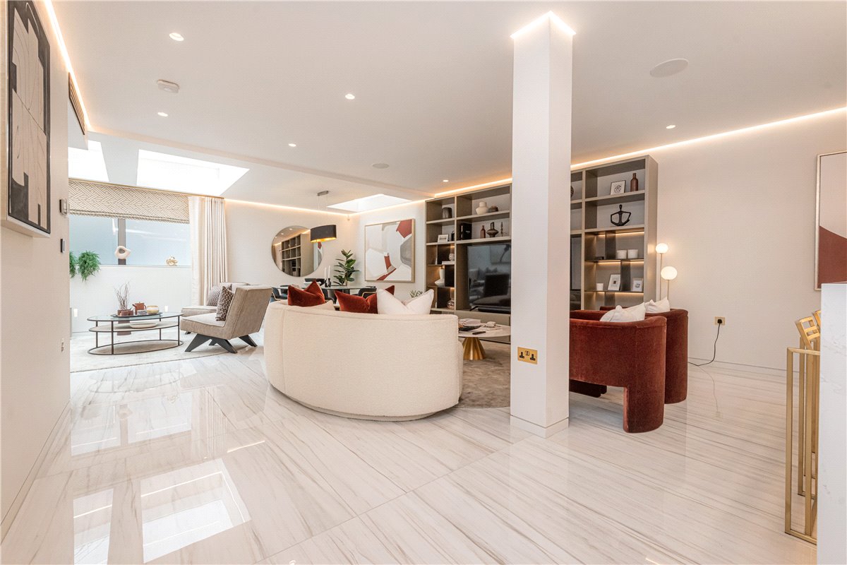 3 bedroom Maisonette, South Molton Street, Mayfair, W1K - Available, Image 32