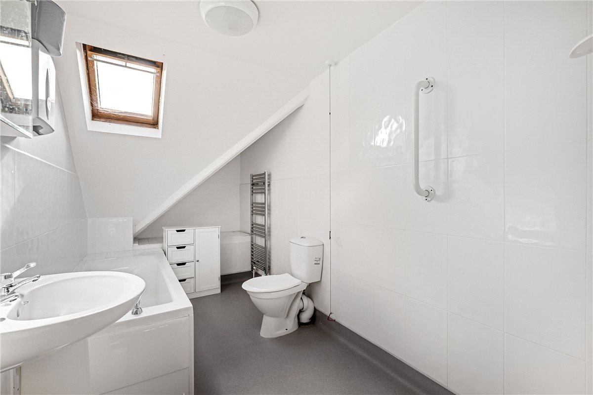 4 bedroom House, Station Road, Robin Hoods Bay, YO22 - Available, Image 7
