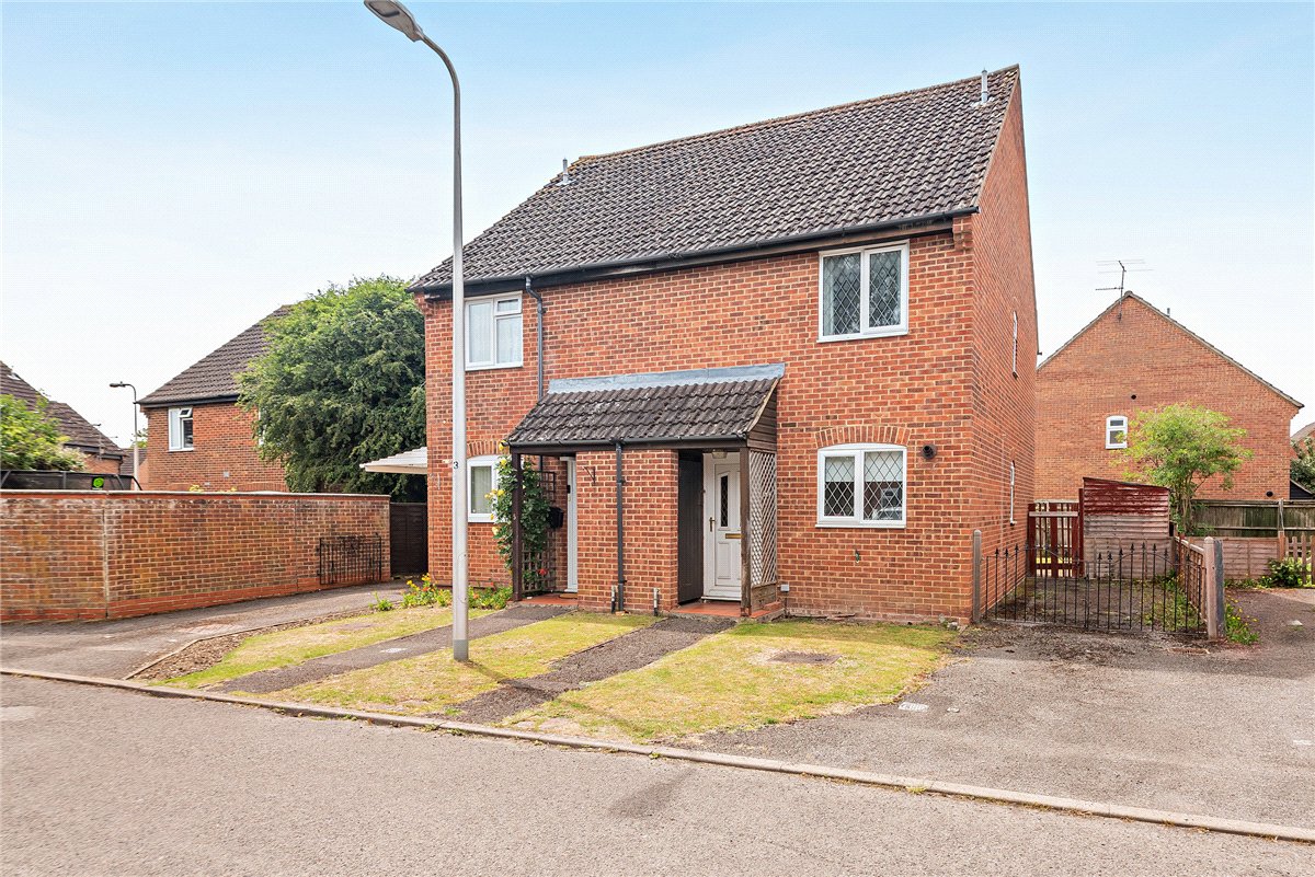 2 bedroom House, Poffley Place, Thatcham, RG19 - Sold STC, Image 1