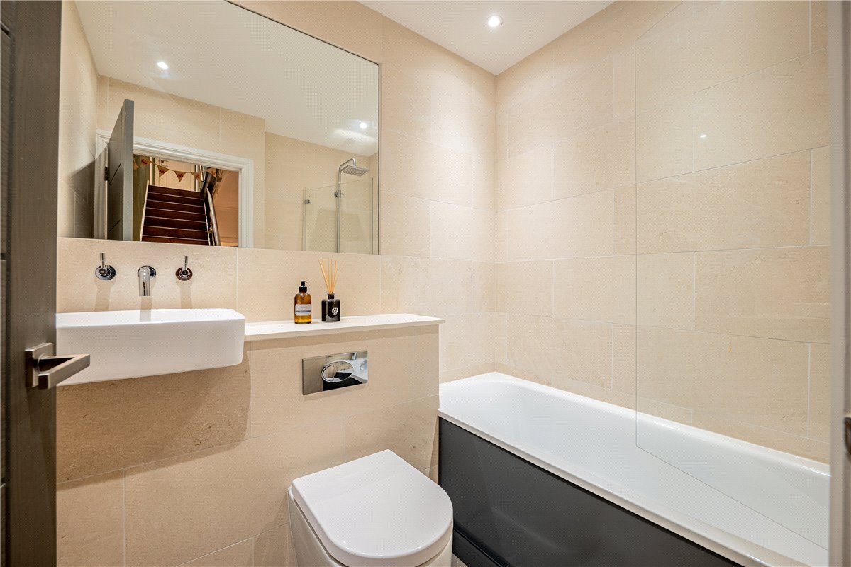 2 bedroom Flat, Upper Oldfield Park, Bath, BA2 - Sold, Image 2