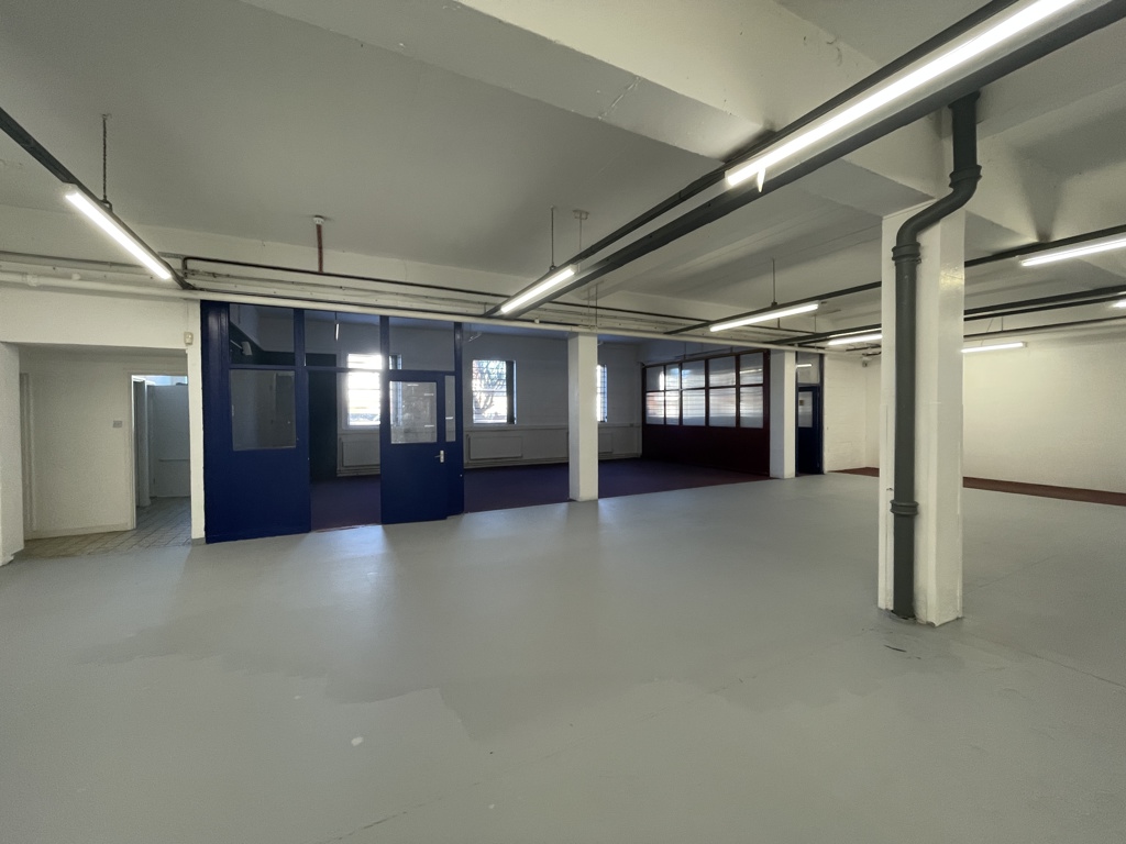 4655 Sq Ft, Bath Road, Devizes, SN10 - Available