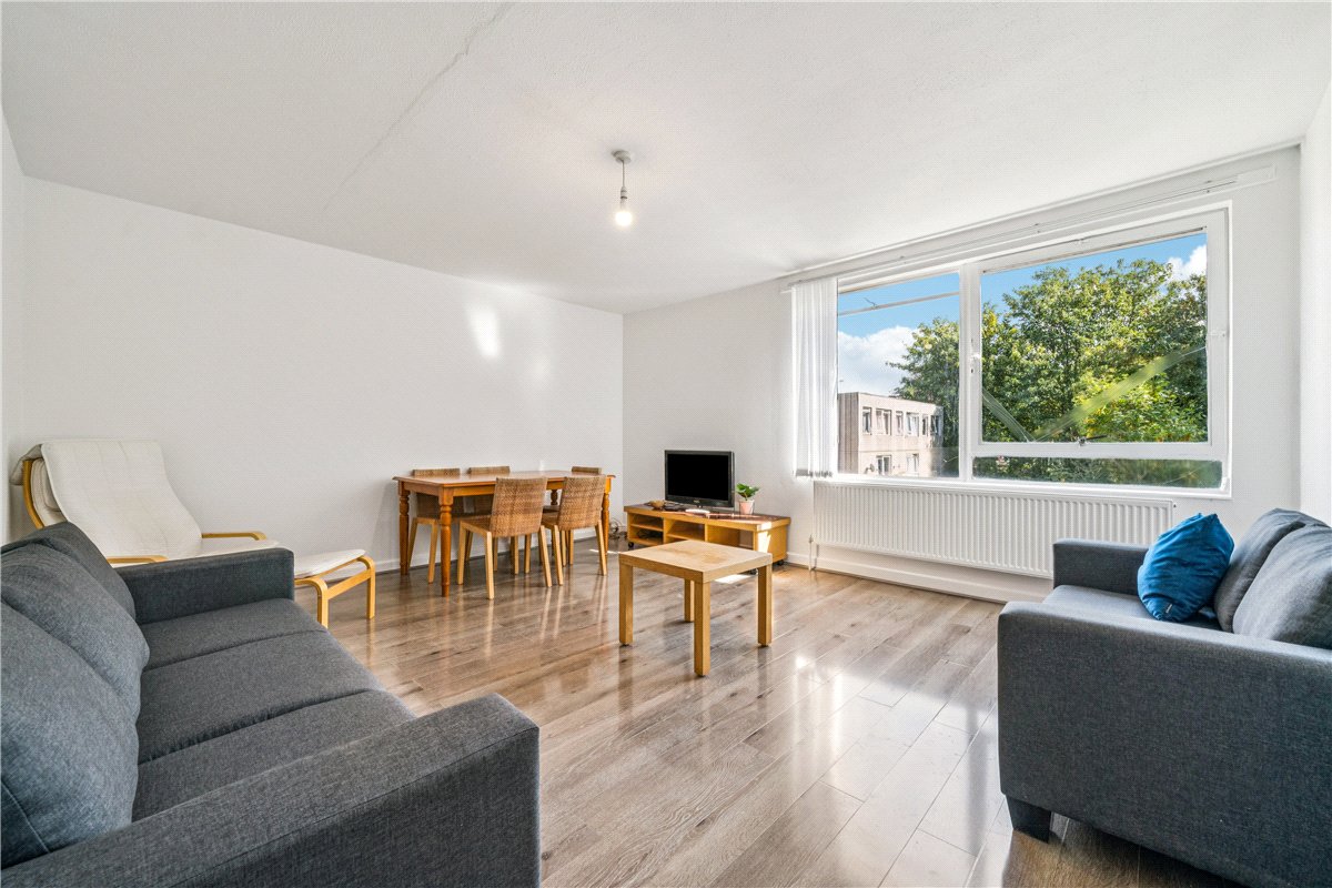 3 bedroom Flat, Carlton Drive, London, SW15 - 