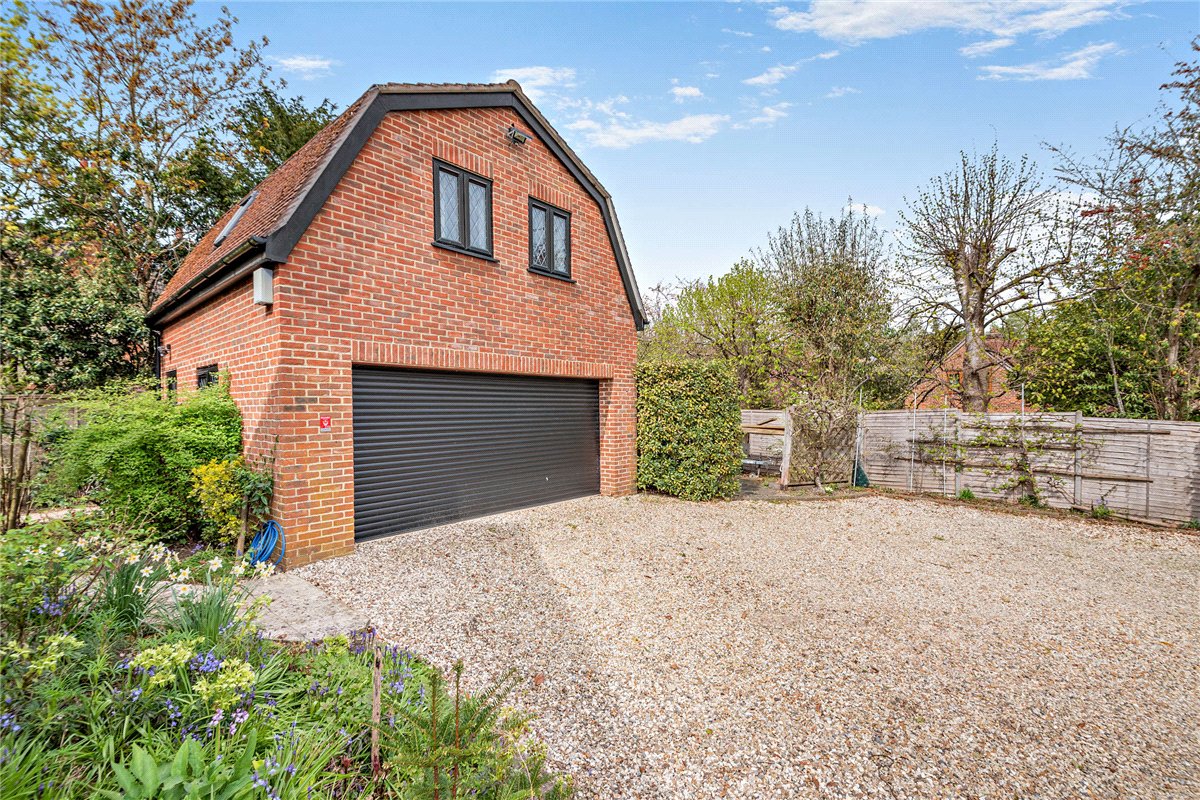 4 bedroom House, Oxford Road, Donnington, RG14 - Sold STC, Image 18