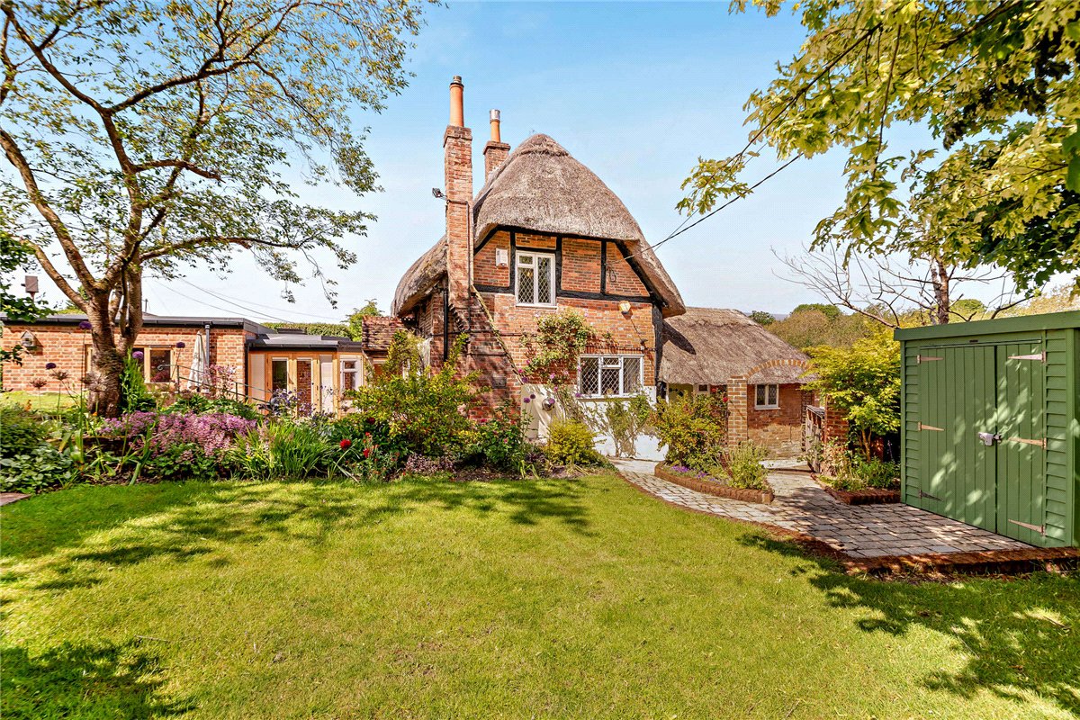 3 bedroom House, Stockcross, Newbury, RG20 - Available, Image 1