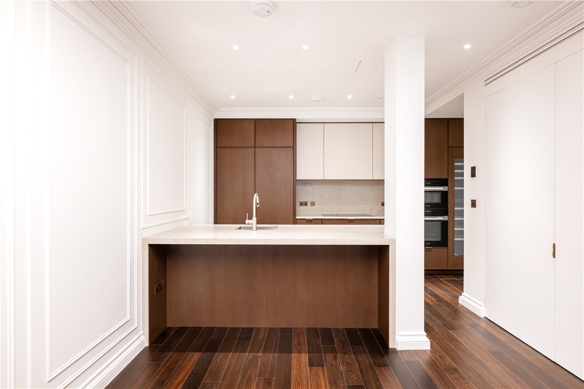 3 bedroom House, Charles Street, London, W1J - Available
