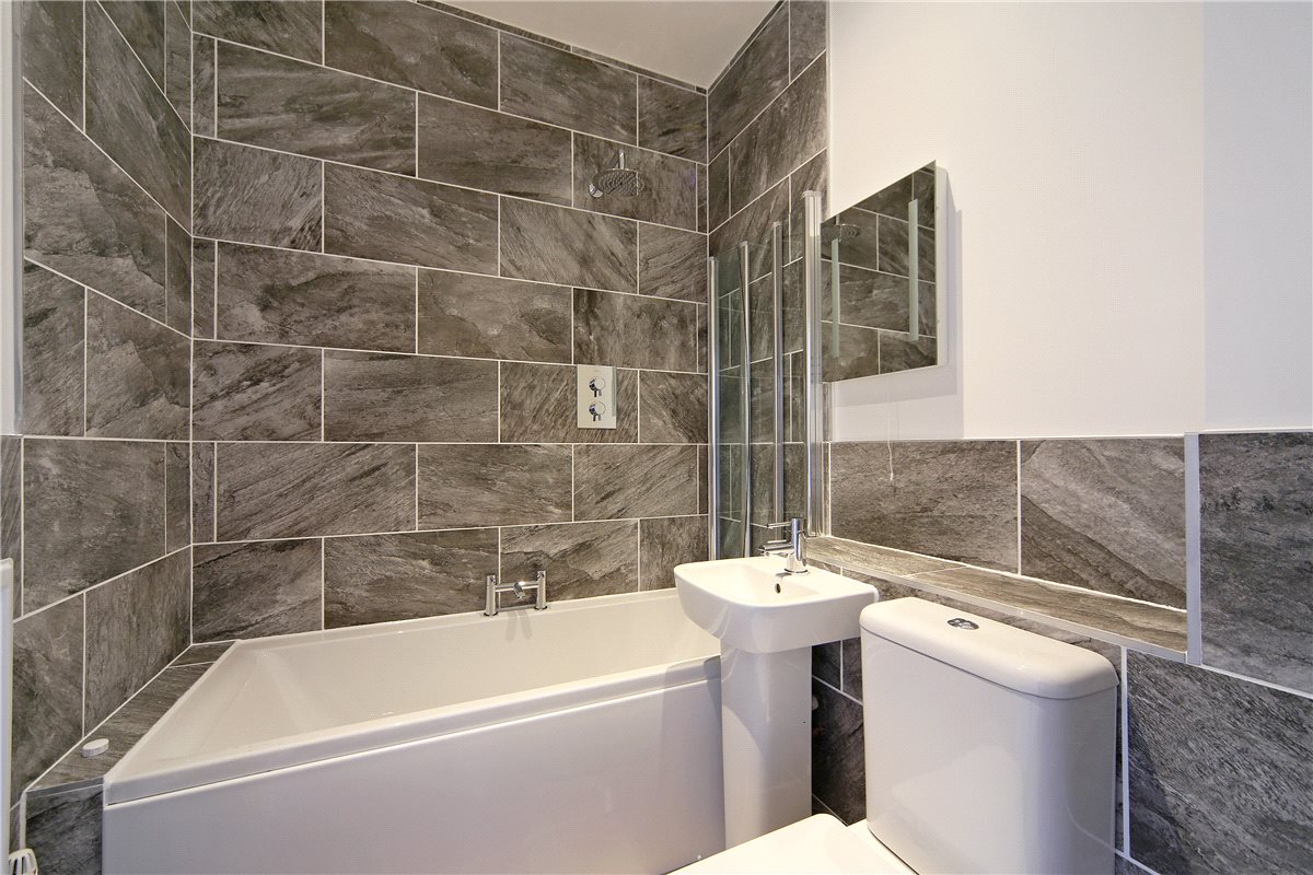2 bedroom Flat, Battersea Park Road, Battersea, SW11 - , Image 5