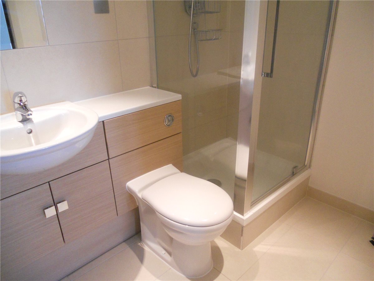 2 bedroom Flat, Park Way, Newbury, RG14 - Available, Image 7
