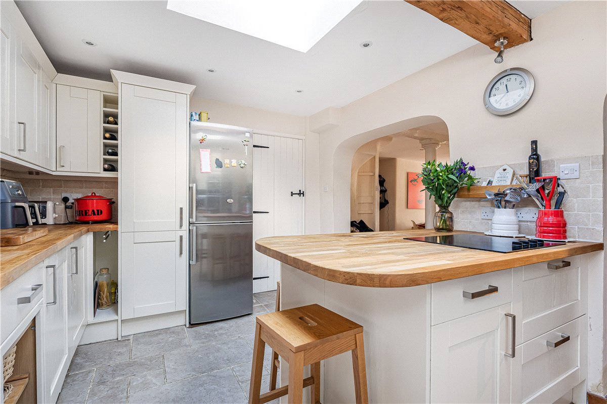 3 bedroom House, Wellington Place, High Street, SN8 - Available, Image 3