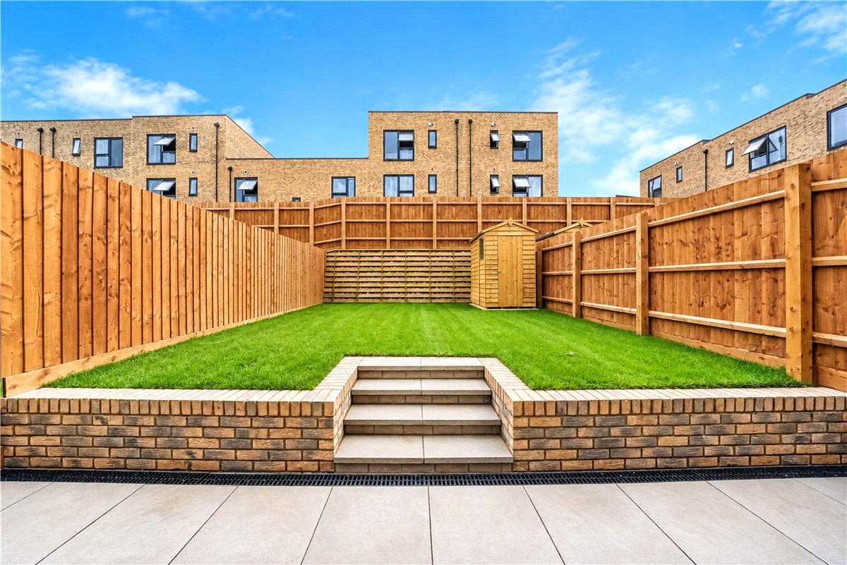 4 bedroom House, Ballast Road, Erith, DA8 - Available, Image 2