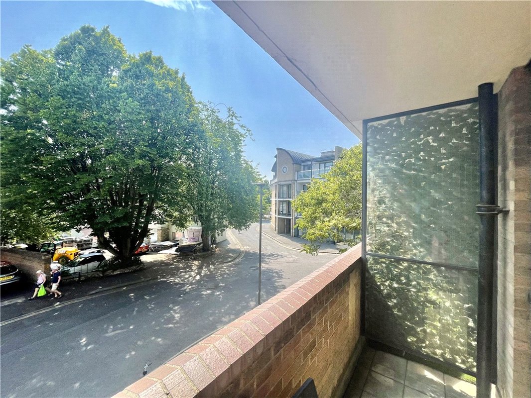 1 bedroom Flat, Staincross House, Albion Place, OX1 - Available