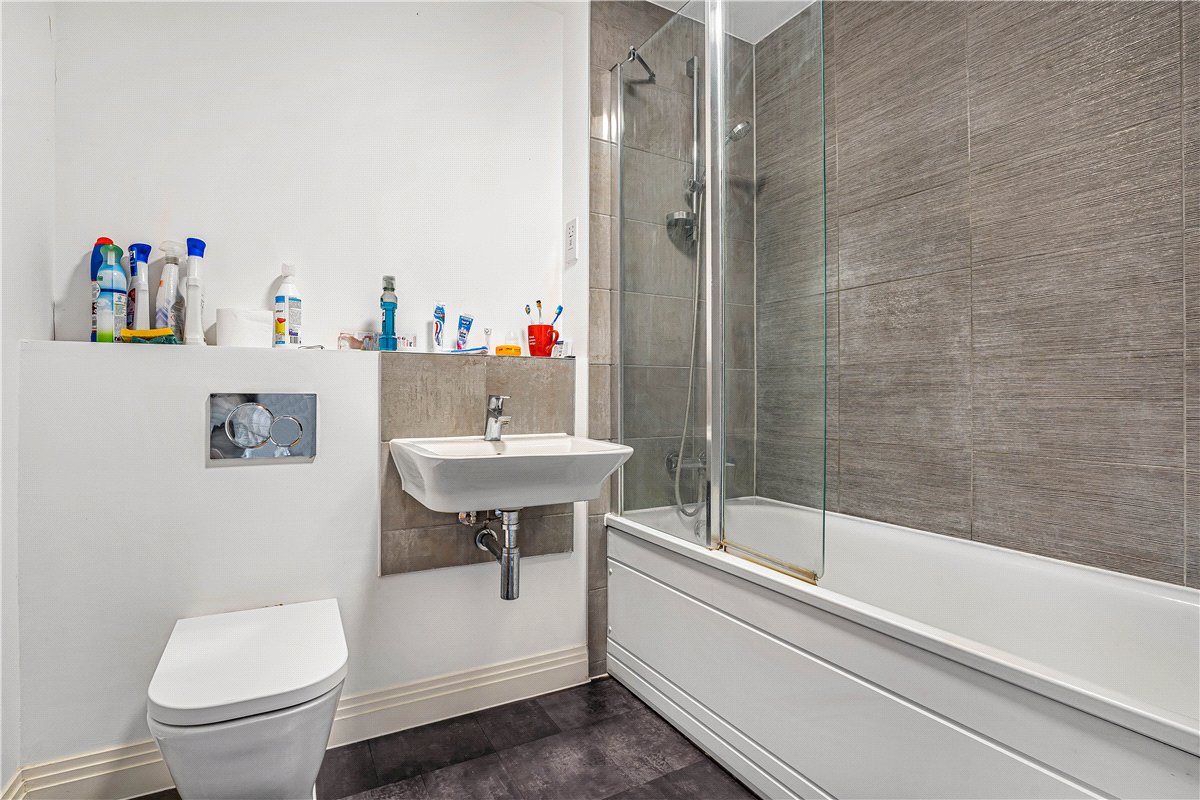 2 bedroom House, Rome Avenue, Aylesbury, HP21 - Let Agreed, Image 6