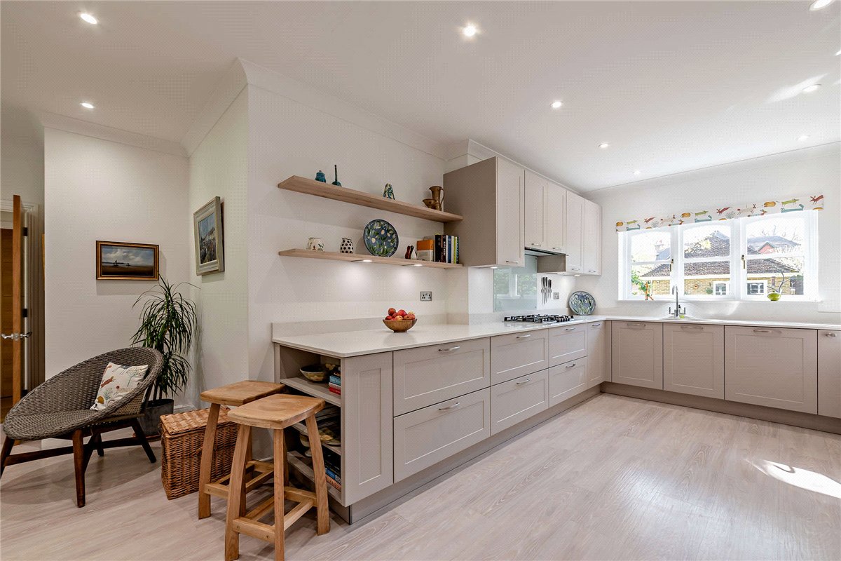 5 bedroom House, Oak Close, Baughurst, RG26 - Available, Image 4
