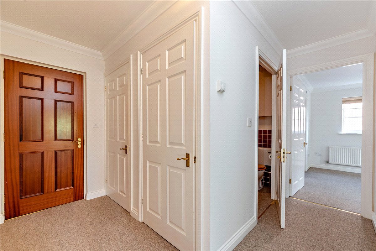 2 bedroom Flat, Newtown Road, Newbury, RG14 - Sold STC, Image 5