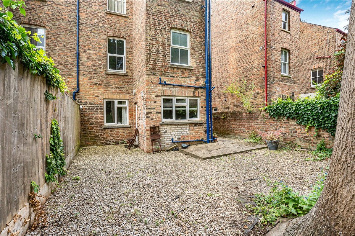 2 bedroom Maisonette, Walton Crescent, Oxford, OX1 - , Image 13