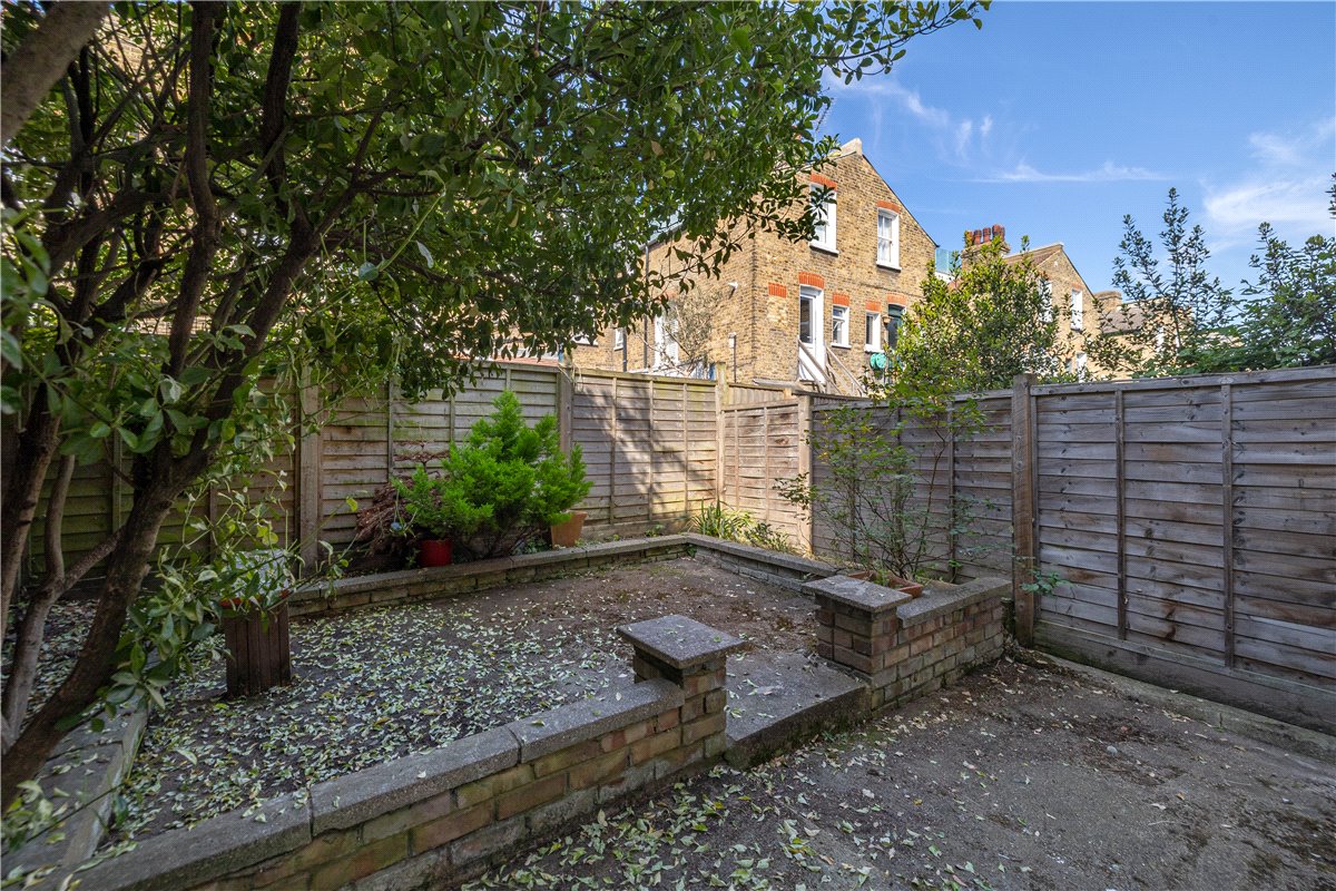2 bedroom Flat, Latchmere Road, London, SW11 - Sold, Image 4