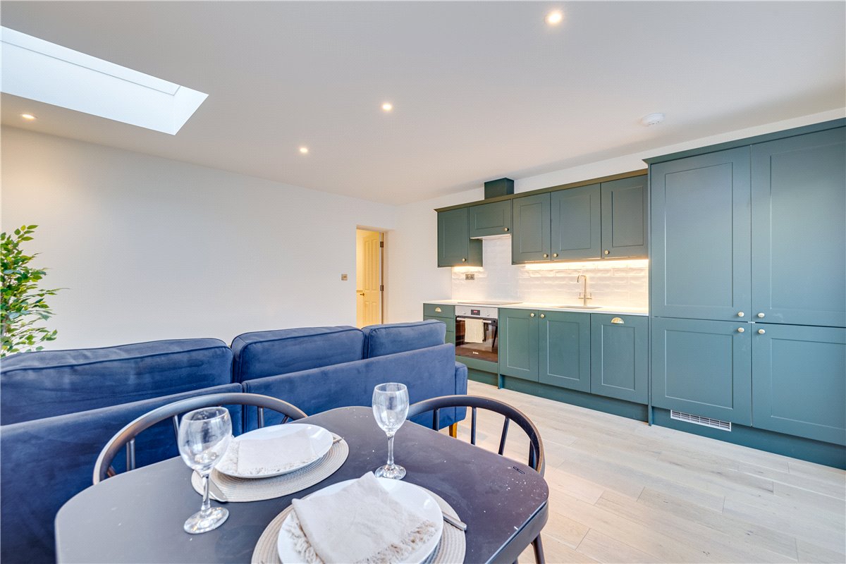 2 bedroom Flat, Quicks Road, London, SW19 - Sold, Image 4
