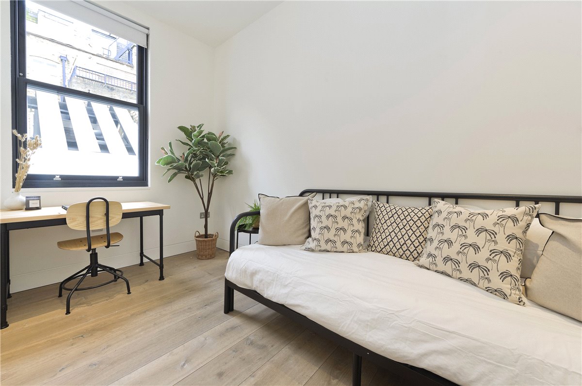 2 bedroom Flat, Great Titchfield Street, London, W1W - Available, Image 5