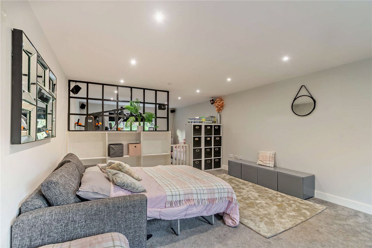 6 bedroom House, Calcutt, Near Knaresborough, HG5 - Available, Image 2