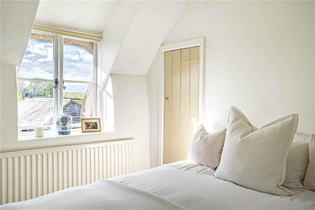 2 bedroom Cottage, Kilmeston, Alresford, SO24 - Available, Image 2