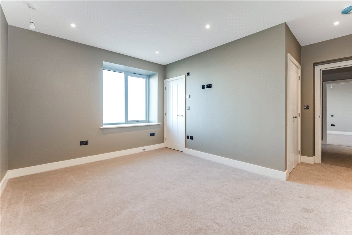3 bedroom Flat, Farne House, 12 Crewe Street, NE68 - Available, Image 7