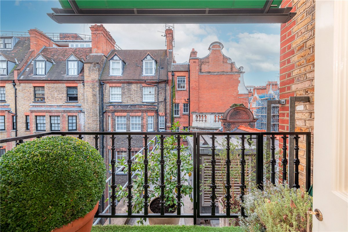 2 bedroom Flat, Mount Street, Mayfair, W1K - Available, Image 19