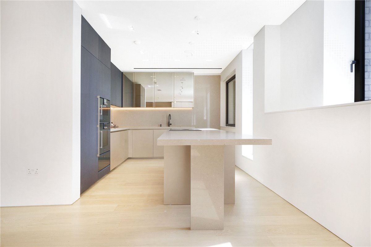 3 bedroom Maisonette, St Mary Abbots Place, Kensington, W8 - Available, Image 17