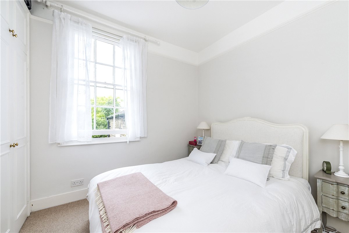3 bedroom House, Nottingham Road, London, SW17 - , Image 12