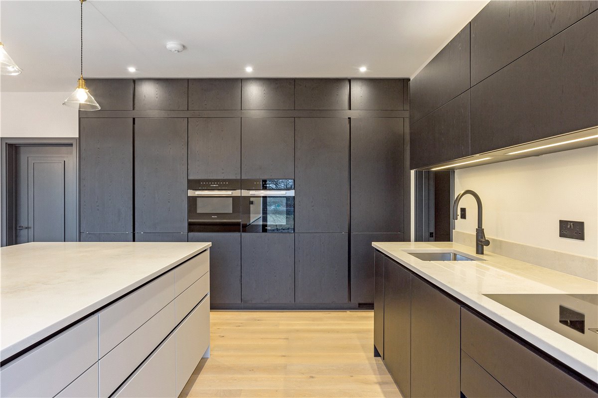 4 bedroom House, Speen Lane, Newbury, RG14 - Available, Image 14