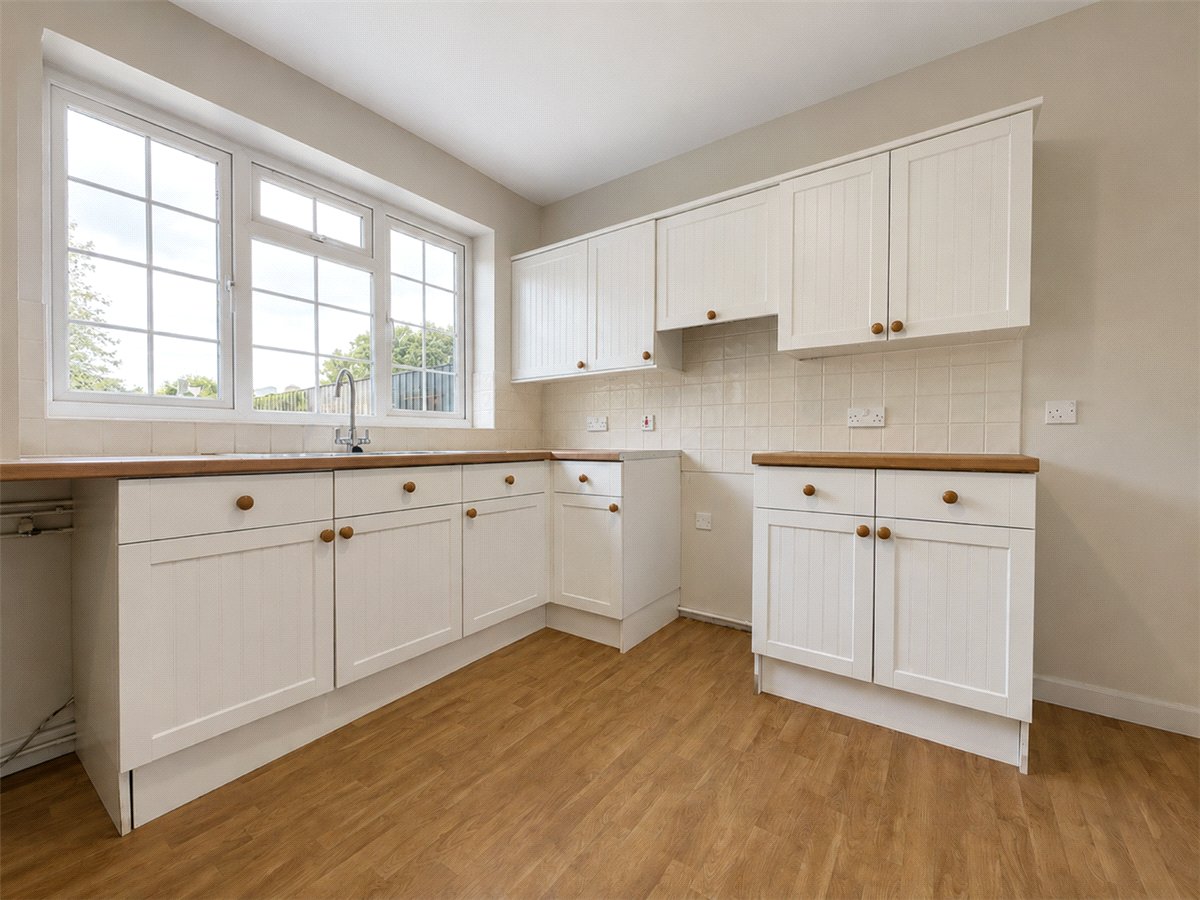 2 bedroom House, Spring Gardens, Alresford, SO24 - Available, Image 3