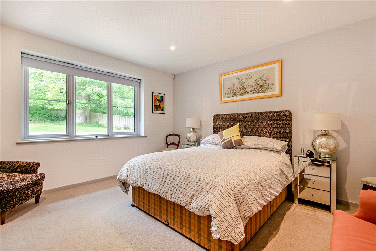 3 bedroom House, Fox's Lane, Kingsclere, RG20 - Available, Image 14