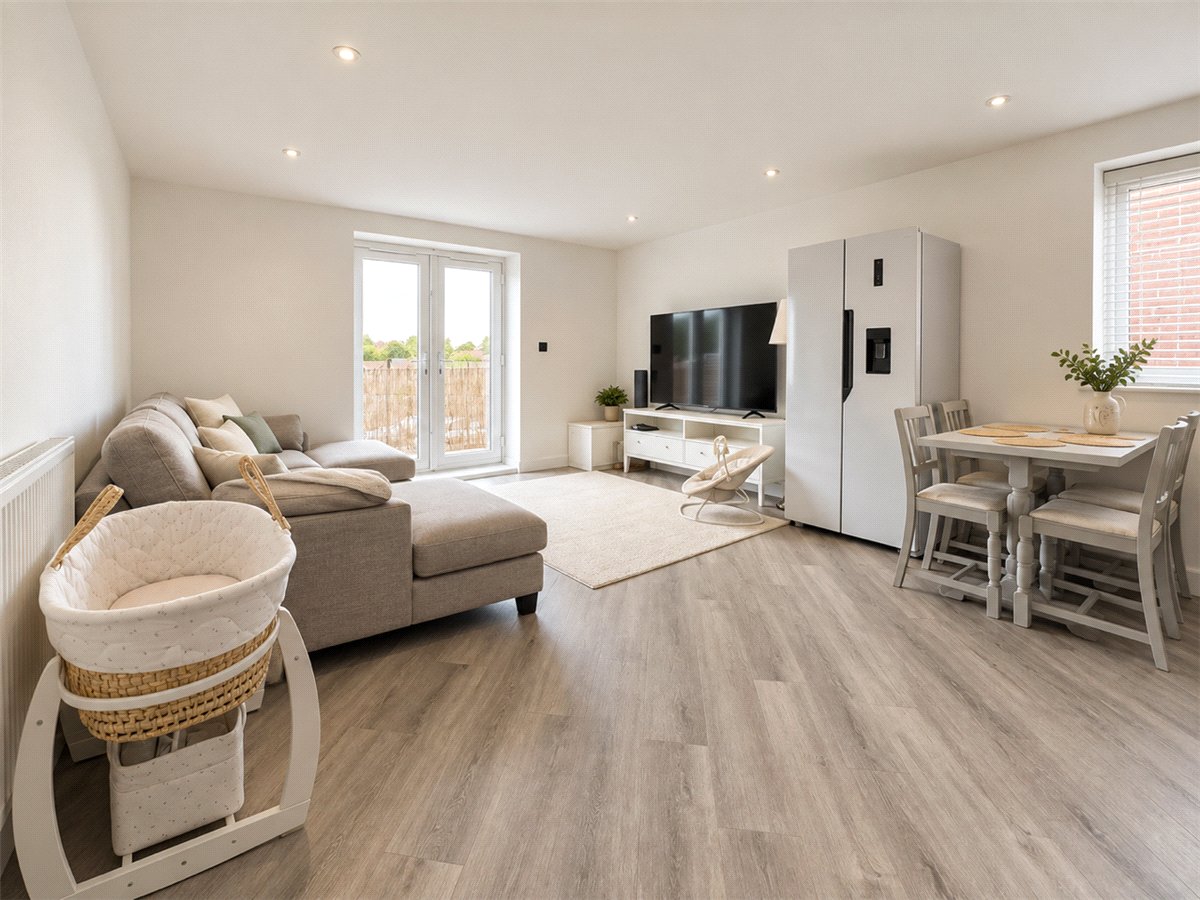 2 bedroom Flat, New Lane, Havant, PO9 - , Image 2