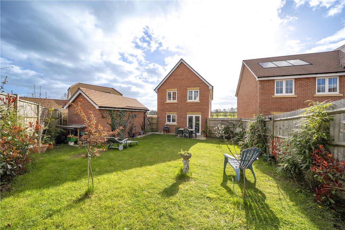 3 bedroom House, Field Close, Bishops Waltham, SO32 - Available, Image 7