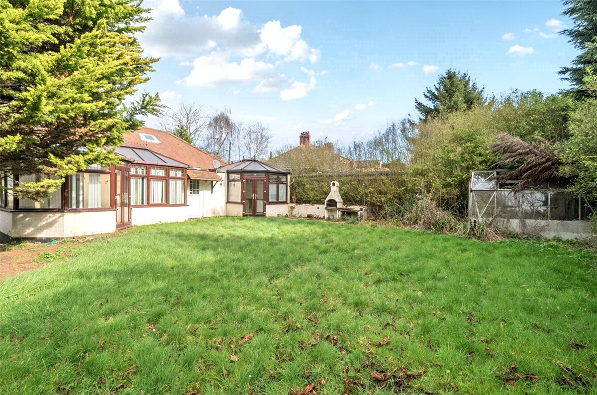 2 bedroom Bungalow, Chester Road, Preston Brook, WA7 - Available, Image 8