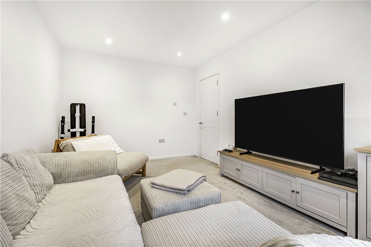 2 bedroom Maisonette, Mill Street, Eynsham, OX29 - Available, Image 5