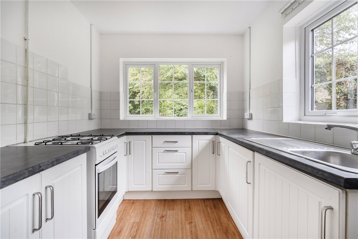 2 bedroom Bungalow, Aldbourne Road, Baydon, SN8 - Available, Image 3