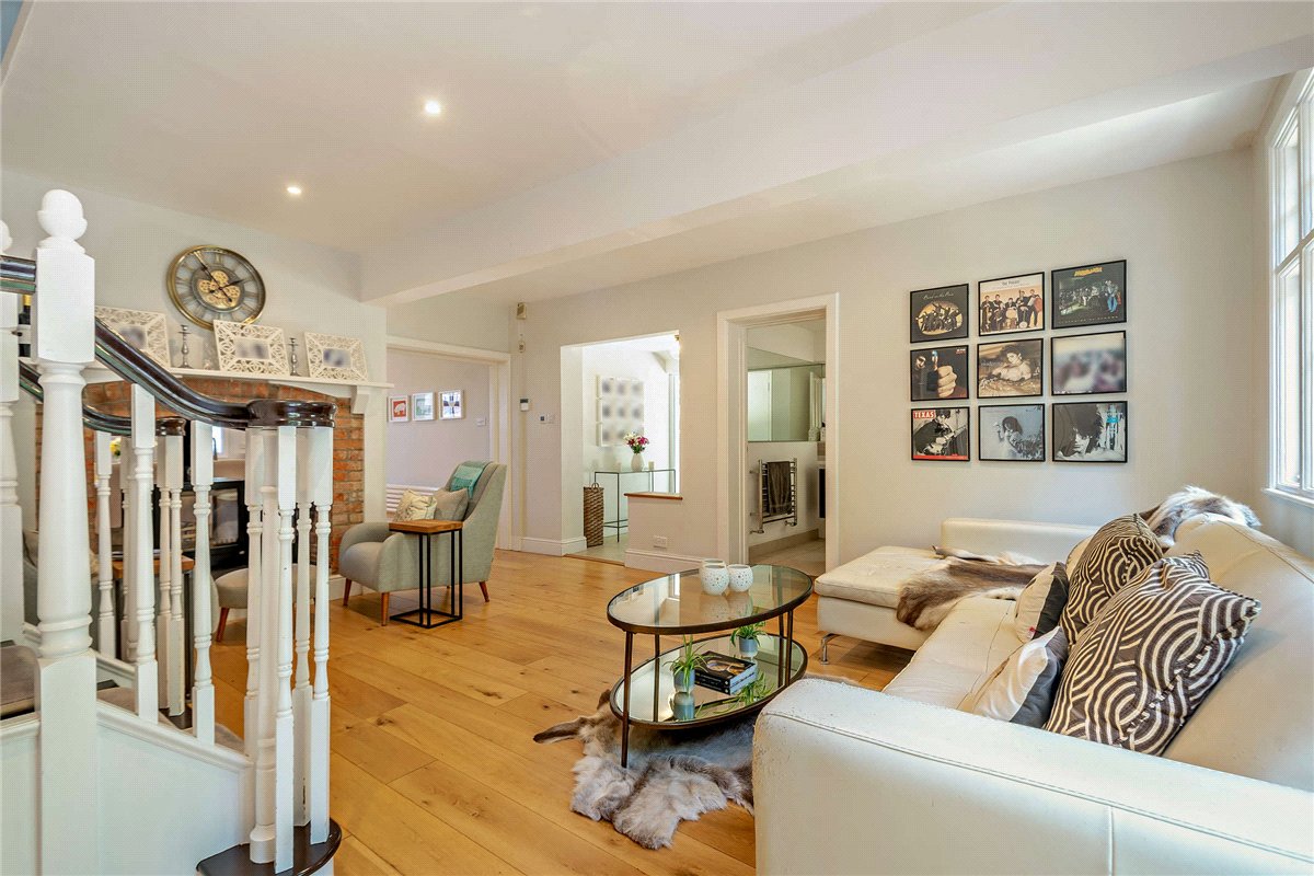 5 bedroom House, Fairview, Andover Road, RG14 - Available, Image 8