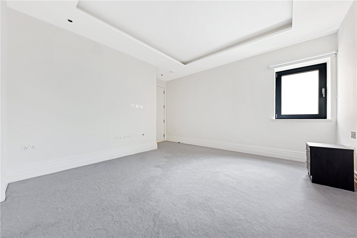 2 bedroom Flat, Kensington Gardens Square, Bayswater, W2 - Available, Image 2
